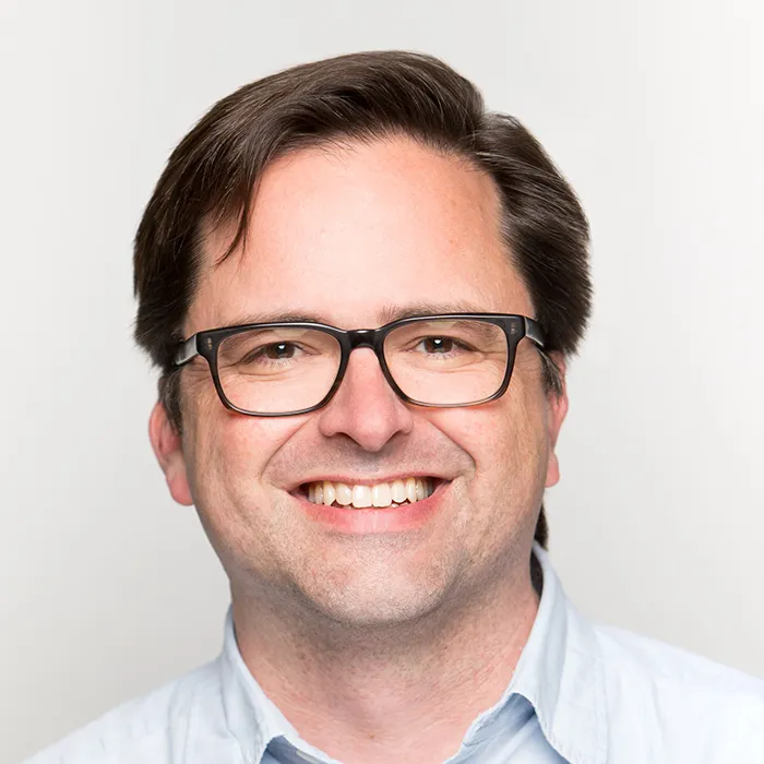 Rodney Gibbs: La IA Generativa, el nuevo motor del periodismo moderno
