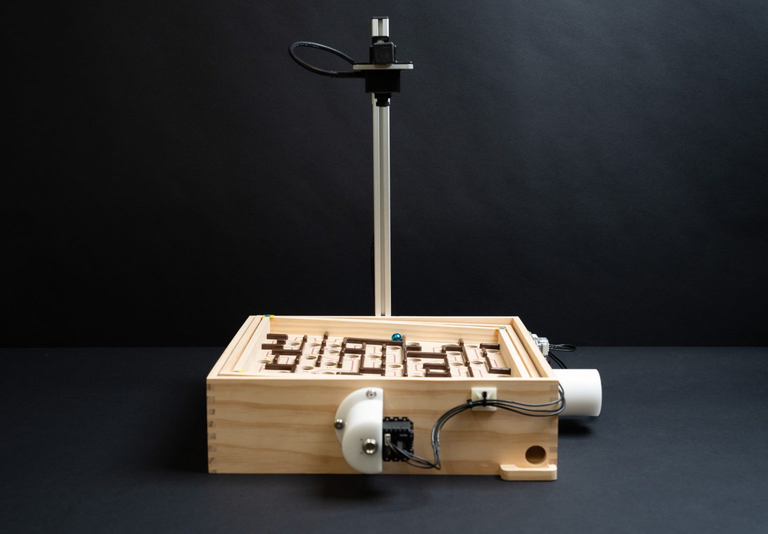 El robot de IA CyberRunner bate un récord mundial en juego de laberinto