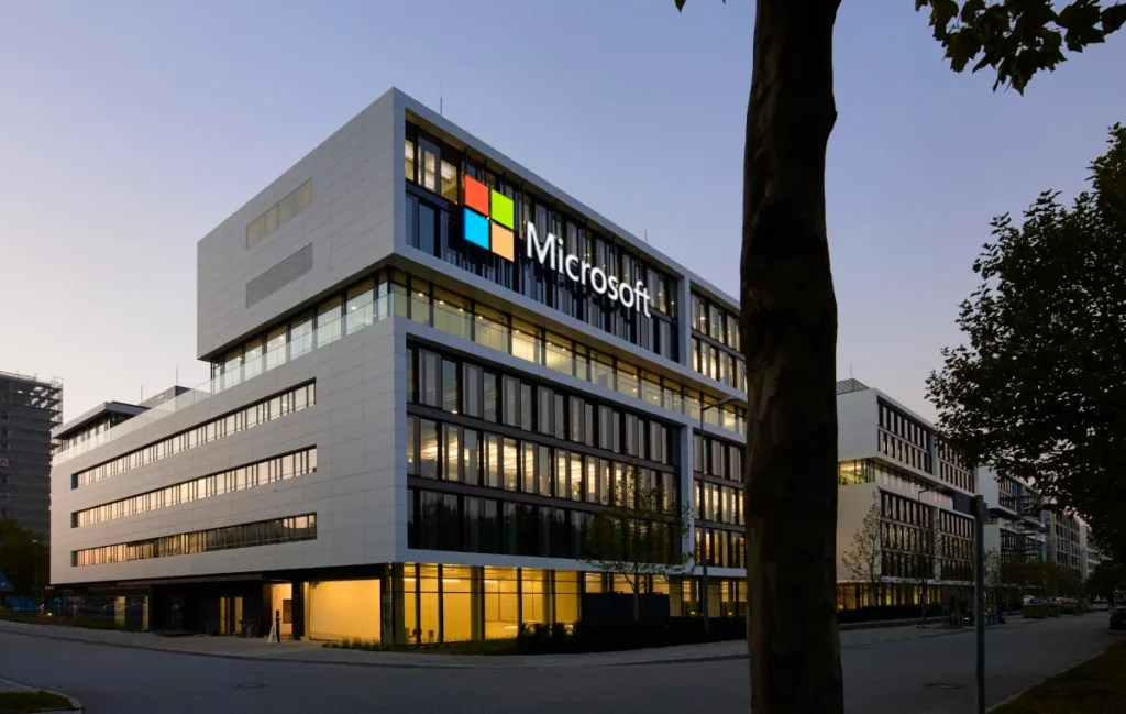 Microsoft y G42: Una alianza estratégica en IA de más de 1.400 millones en Emiratos Árabes