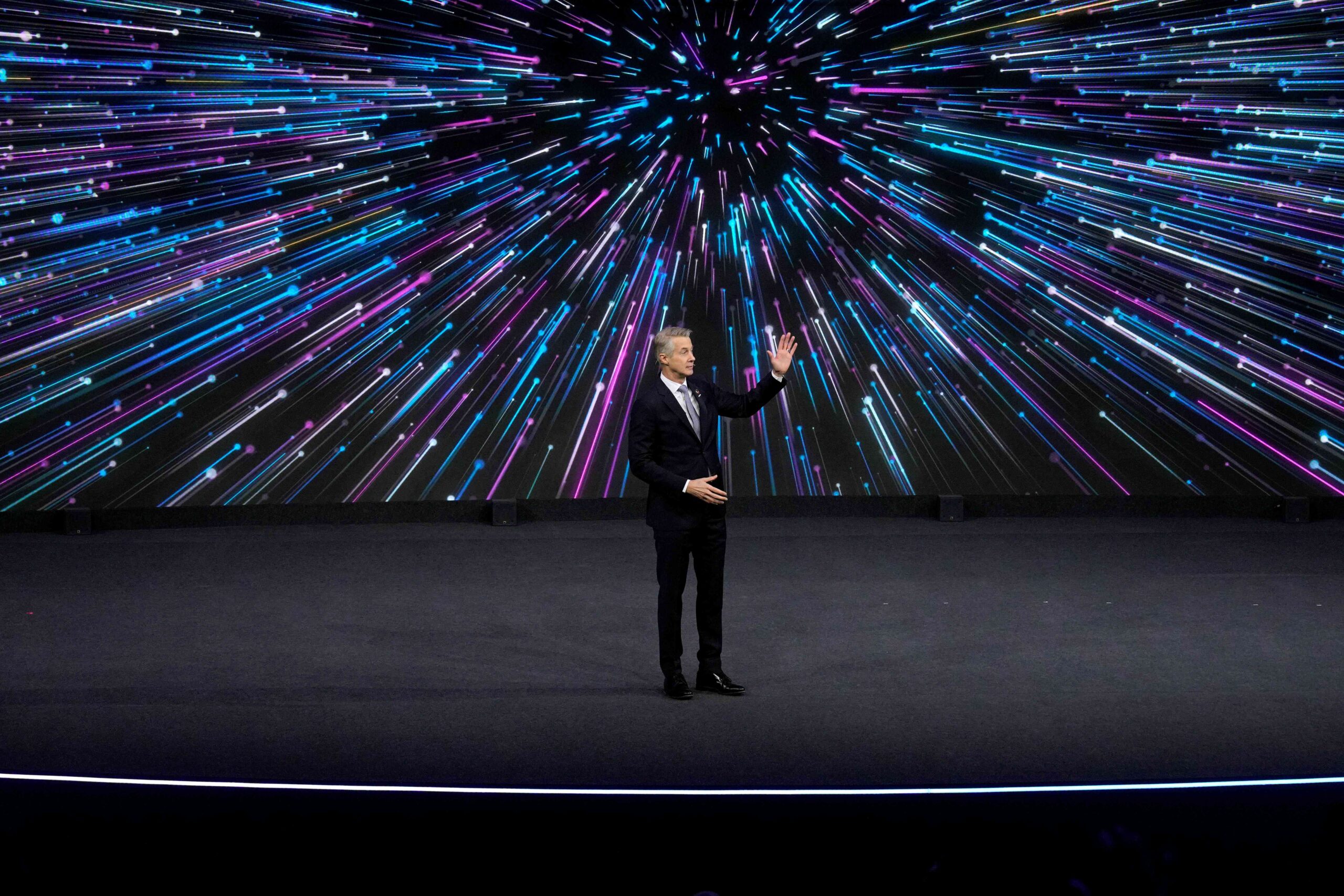 El compromiso marca el inicio del Mobile World Congress en Barcelona