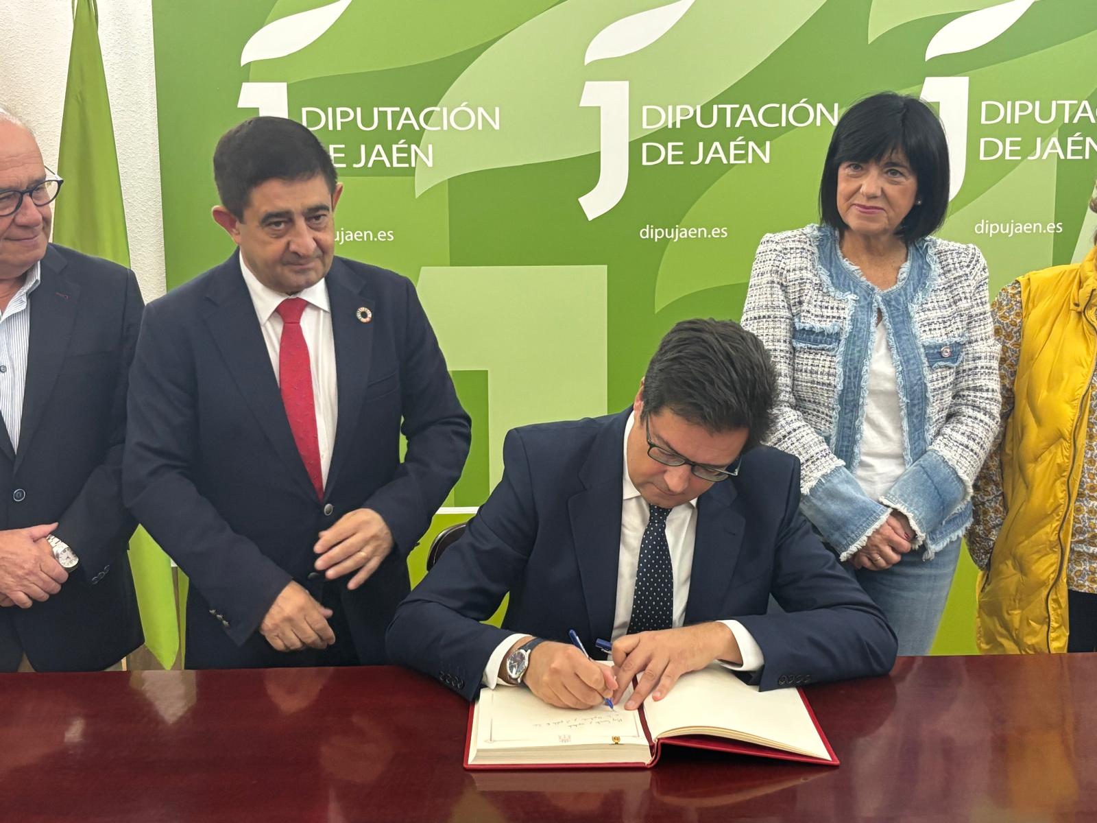 Óscar López crea un espacio de datos para mejorar la gestión urbana