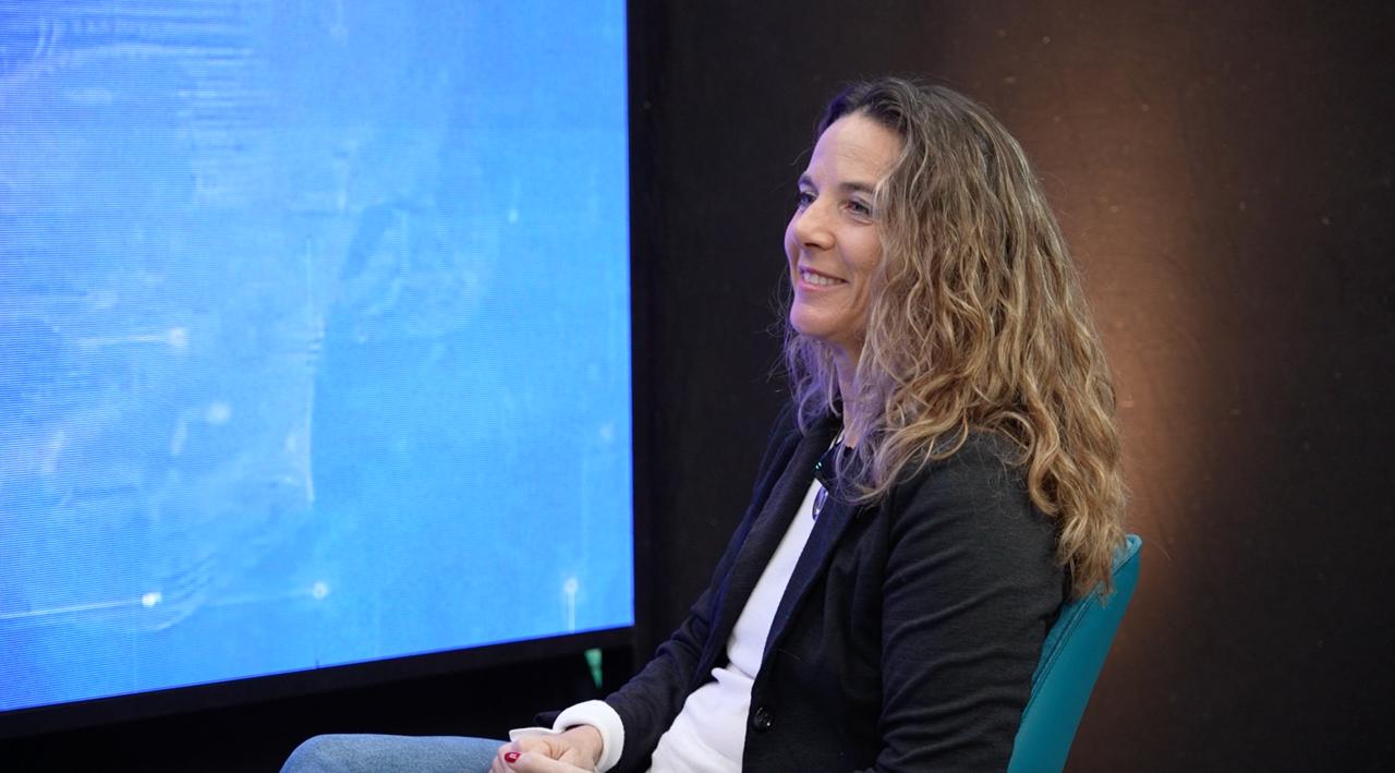 JOANA BARBANY: «No soy tecnófoba, pero tenemos que aprender a dominar la tecnología»
