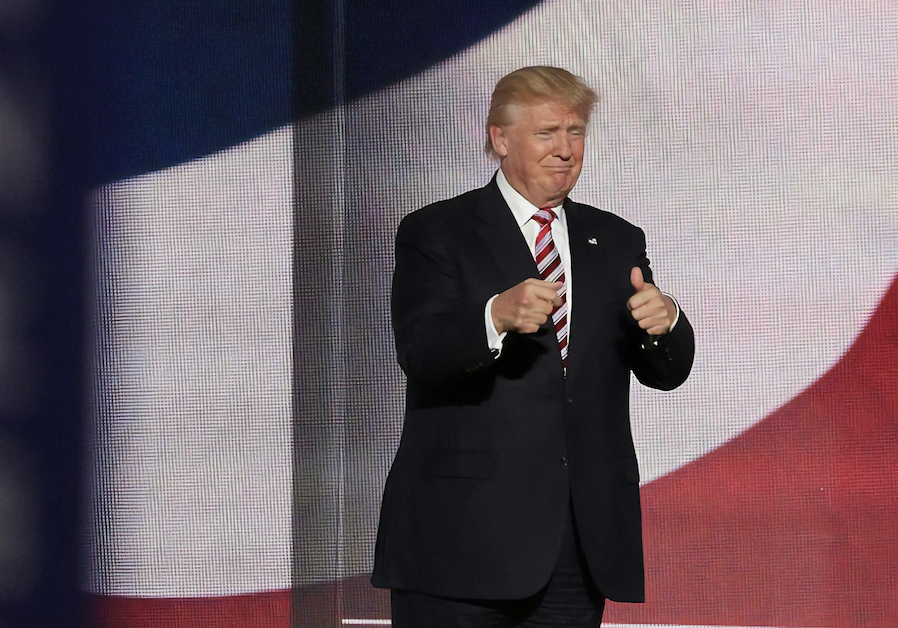 Trump elimina las consideraciones éticas en el desarrollo de la IA