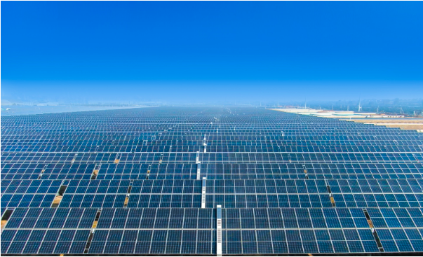 La revolución silenciosa del sol: cómo robots e IA construyen las centrales energéticas del futuro