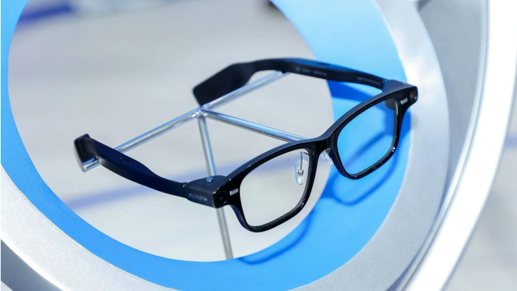 Alibaba presenta sus primeras gafas inteligentes con IA