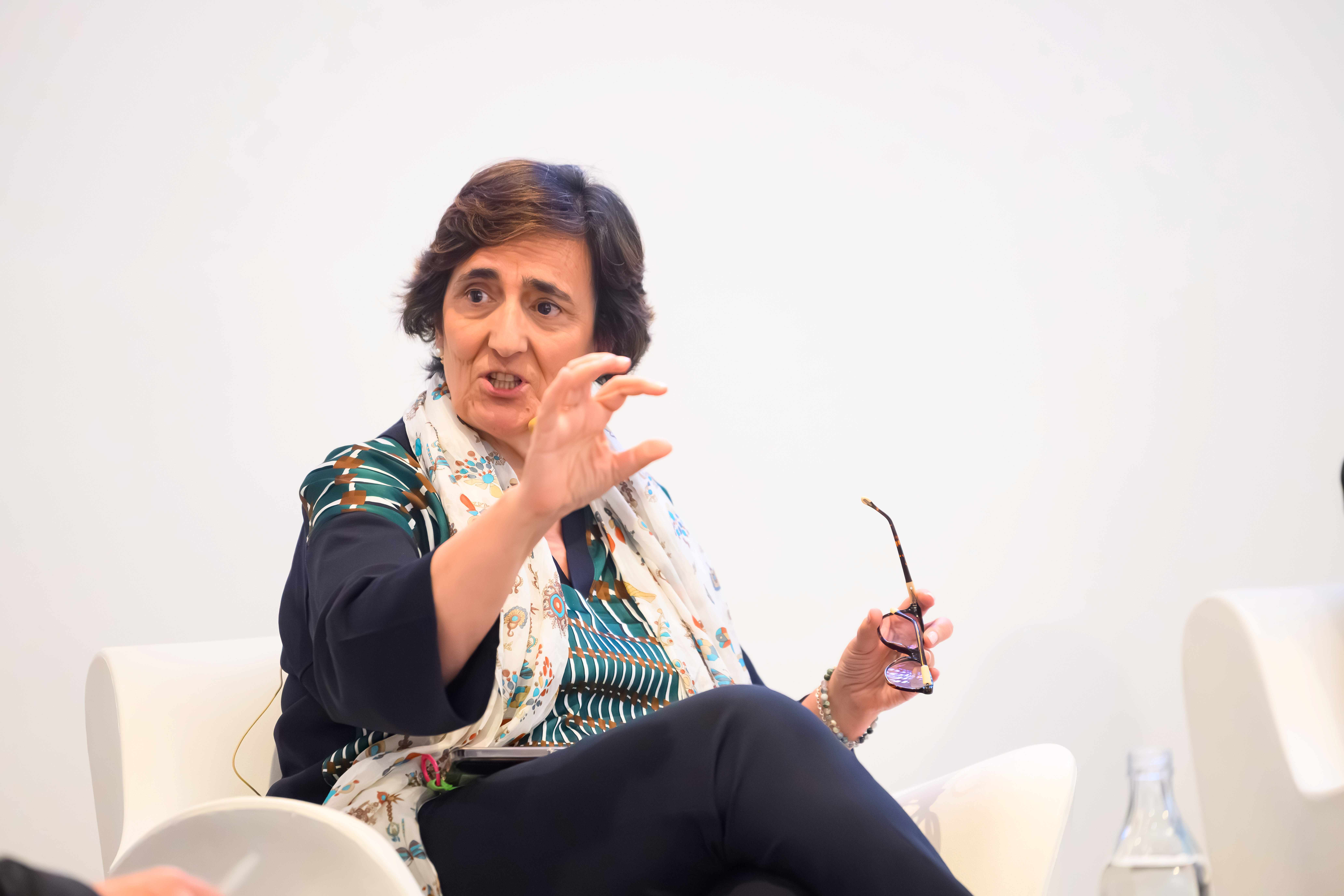 Loreto Corredoira: “La IA ha democratizado las ‘fake news’ y los medios tampoco están a salvo”