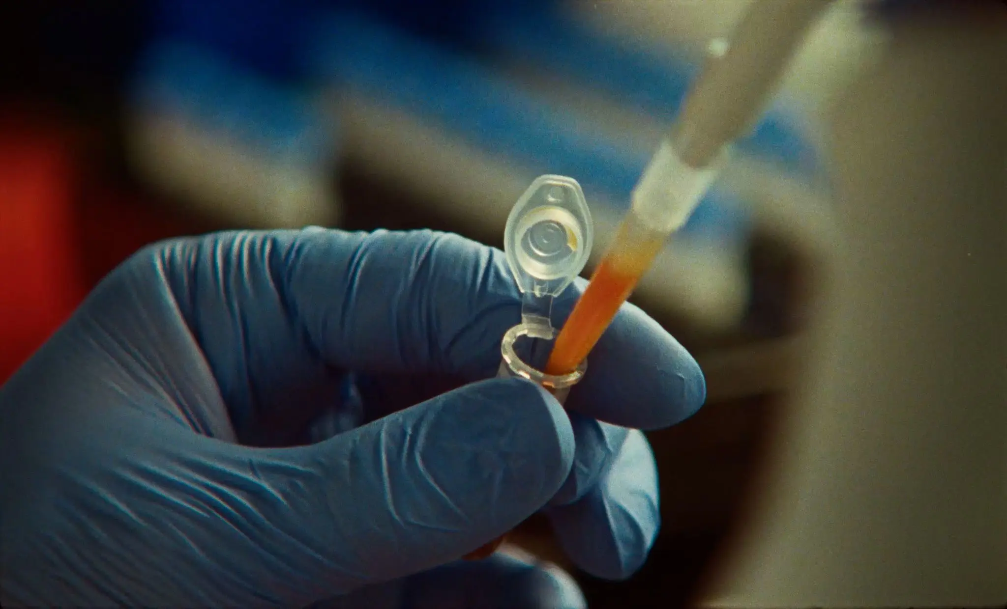 Claude encuentra un sistema genético desconocido oculto en virus de bacterias